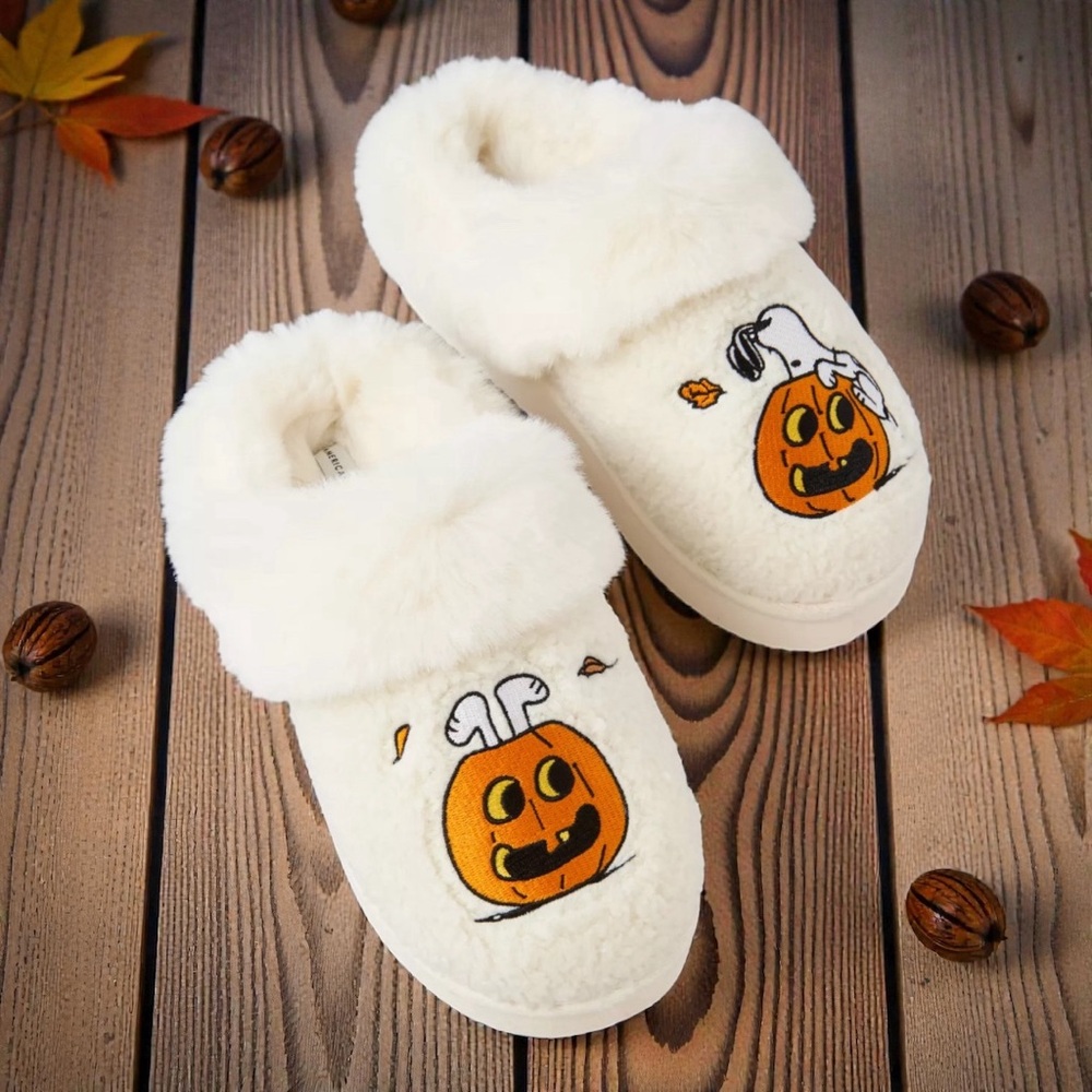 American Eagle AE Peanuts Snoopy Fall Pumpkin Scuff Slipper Women’s 8 NWT